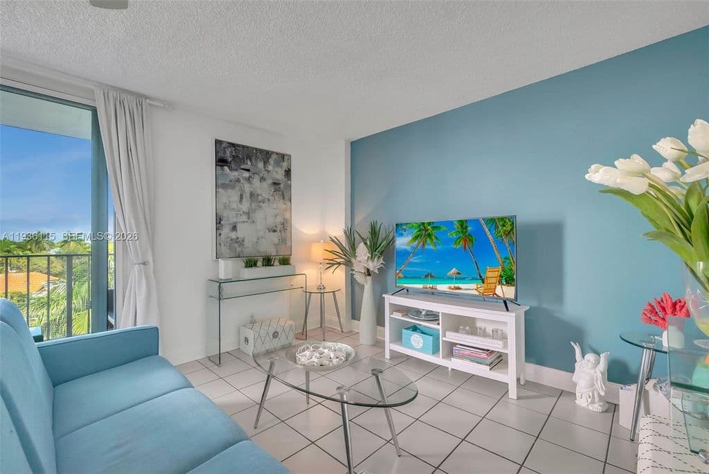 1-bedroom Condo — 1731 SE 15th St APT 511
