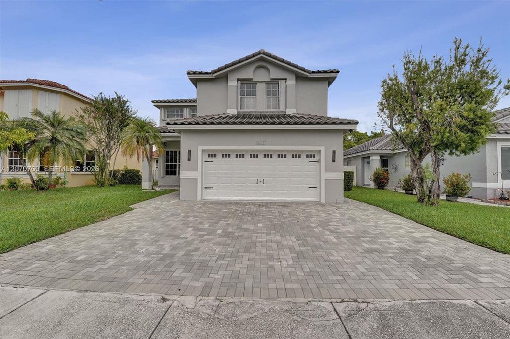 4+1 Müstakil ev — 16227 NW 19th St