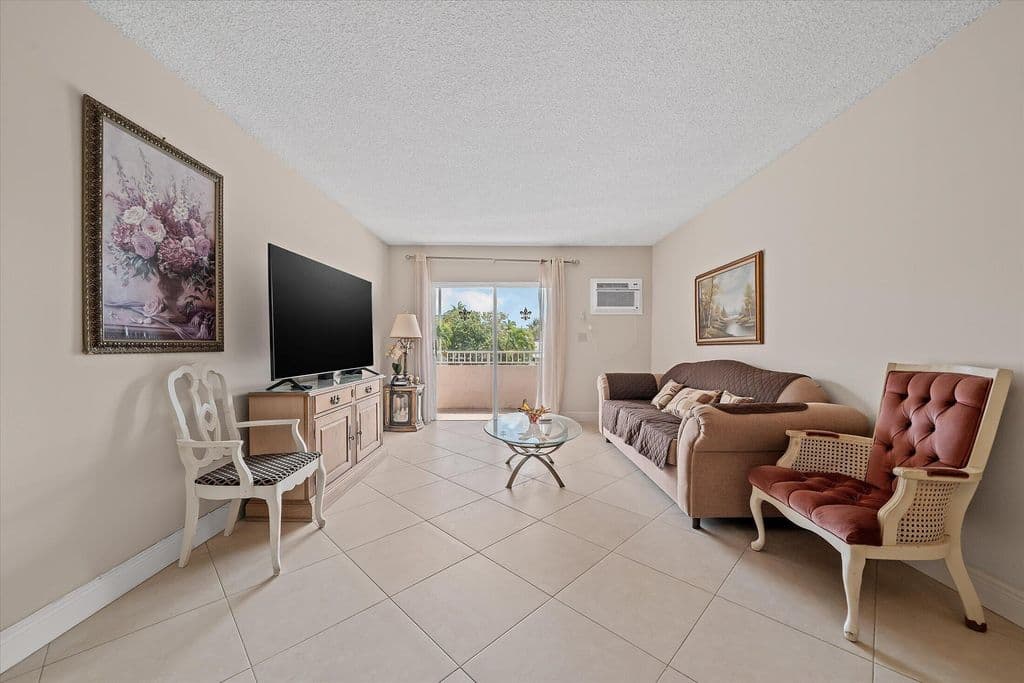 1-bedroom Condo — 3201 NE 14th Street Causeway #209
