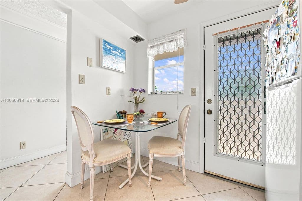 1+1 Condo — 1025 SE 2nd Ave APT 406
