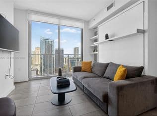 1-bedroom Condo — 227 NE 2nd St #2805, Miami, 33179