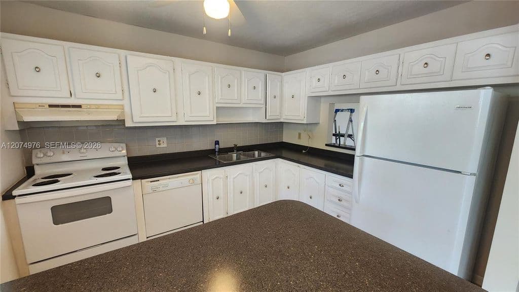 2-bedroom Condo — 6550 Royal Palm Blvd APT 112A
