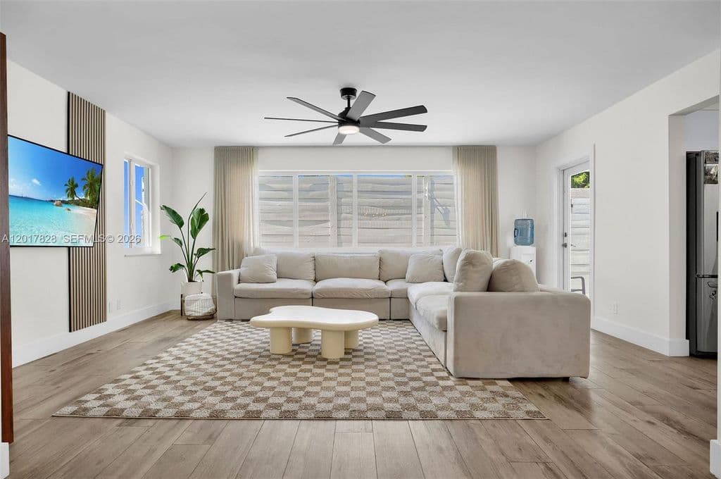 3-bedroom Single-Family Home — 1301 Hollywood Blvd