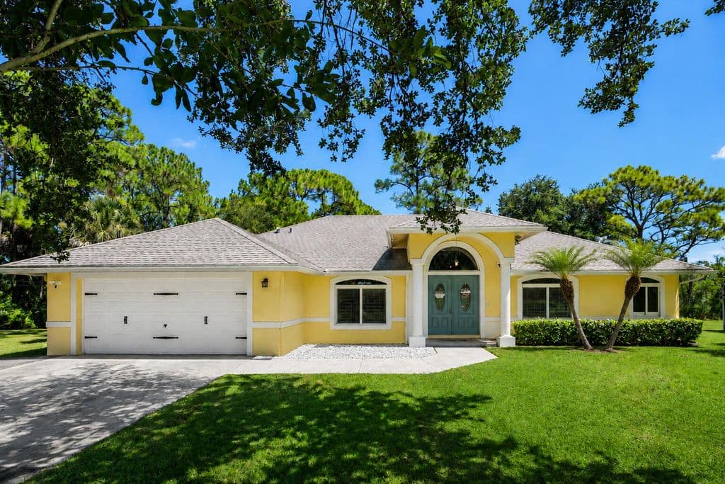4-bedroom Single-Family Home — 17037 92nd Lane N