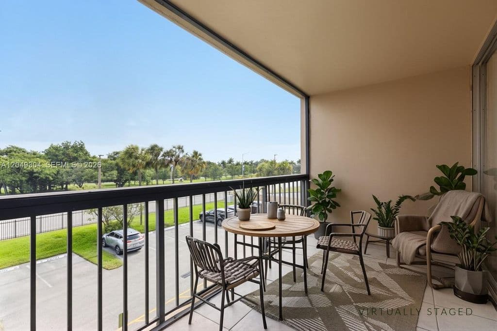 1+1 Condo — 10425 SW 112th Ave APT 302