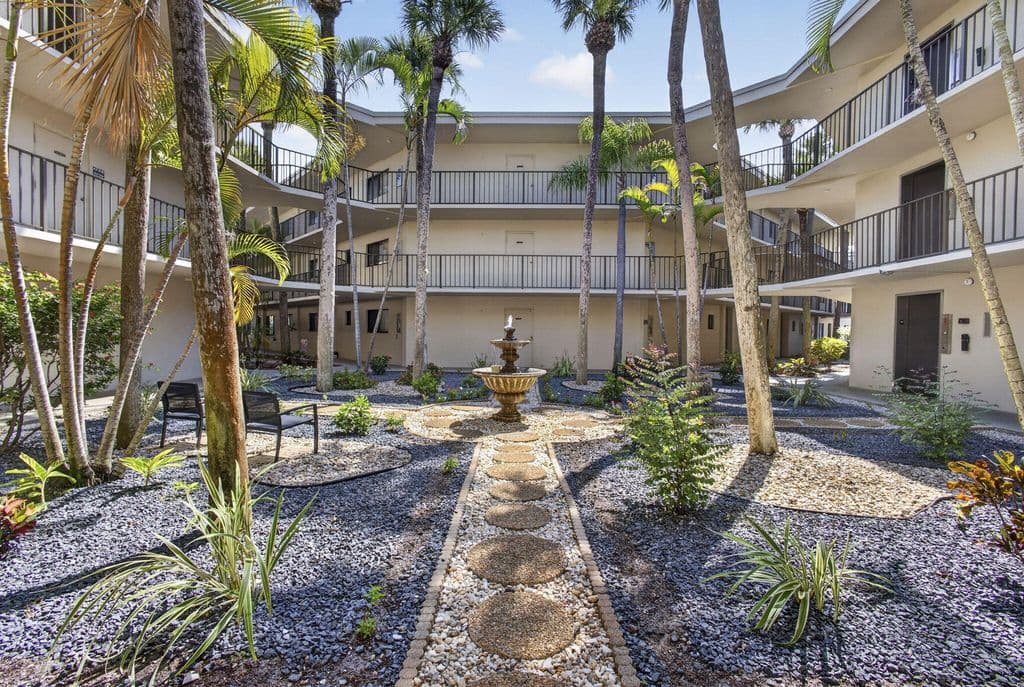 2+1 Condo — 5340 Las Verdes Circle #307