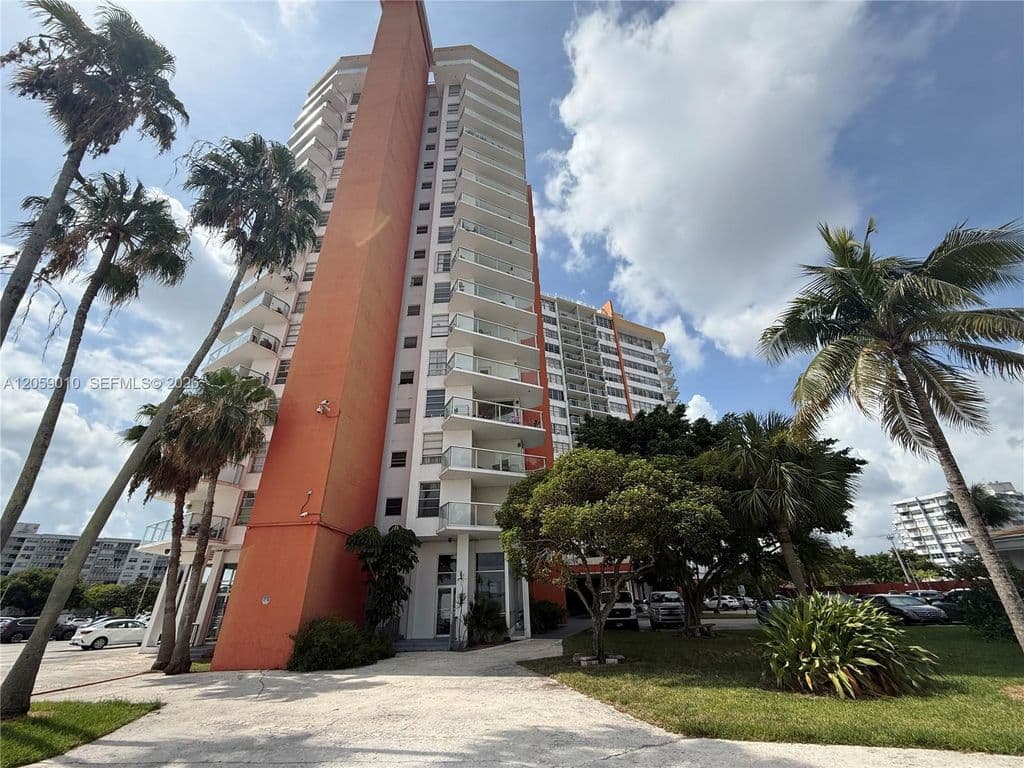 2-bedroom Condo — 1351 NE Miami Gardens Dr APT 1215E
