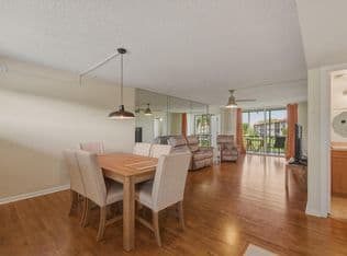 2+1 Condo — 9720 S Hollybrook Lake Drive #205, Pembroke Pines, 33025