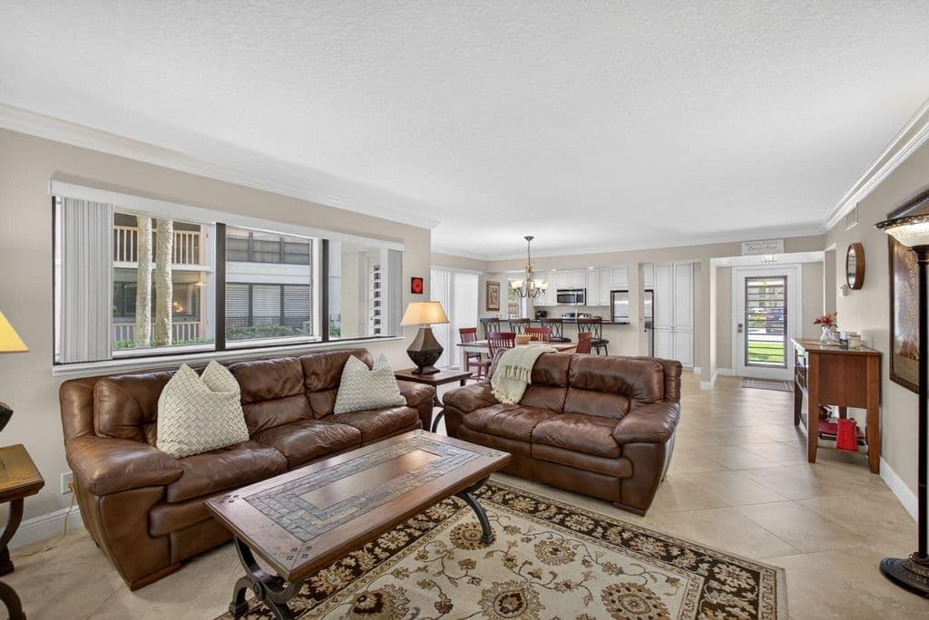 2-bedroom Condo — 112 Brackenwood Road
