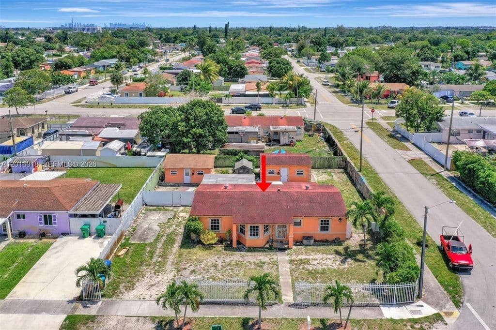 6+1 Müstakil ev — 2890 NW 160th St