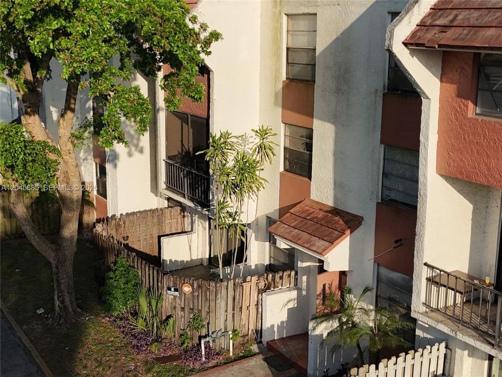 2-bedroom Condo — 1796 NW 55th Ave APT 103