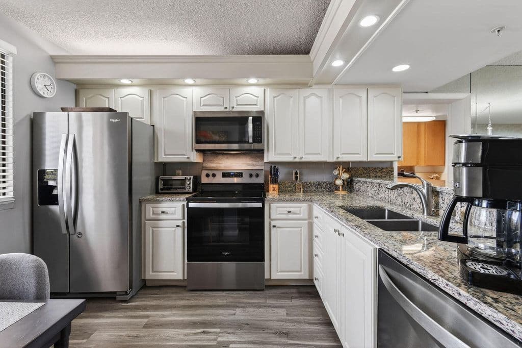 2-bedroom Condo — 2401 Marina Isle Way #206