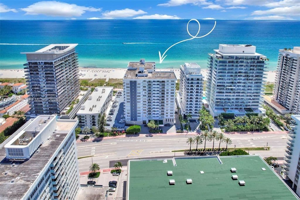 2+1 Condo — 5825 Collins Ave APT 2E