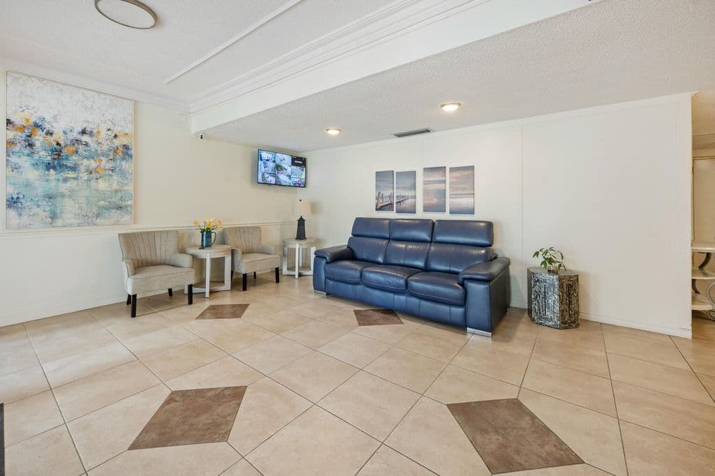 1-bedroom Condo — 4750 NW 22ND Court #408