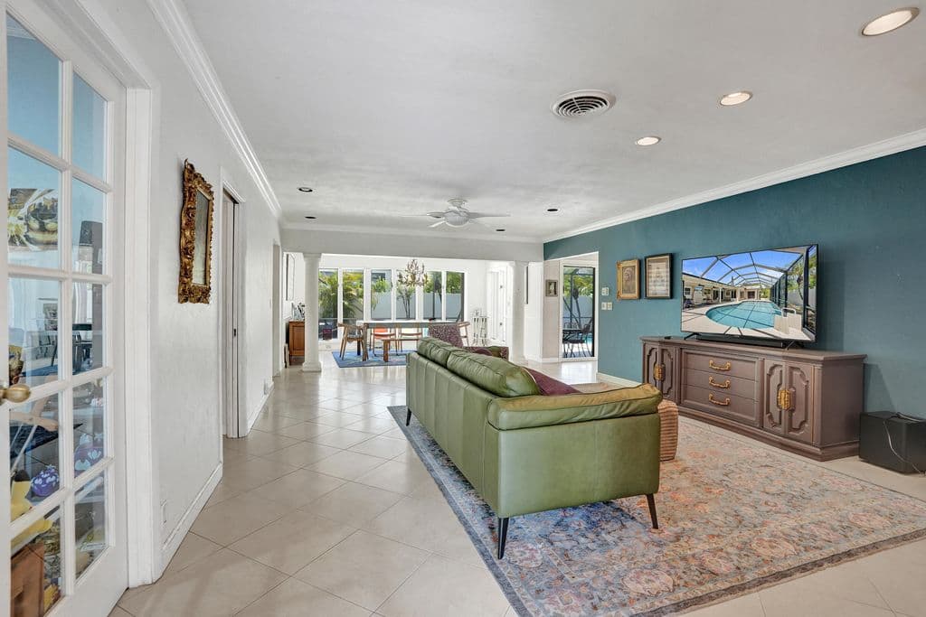 4+1 Müstakil ev — 2756 NE 35th Street