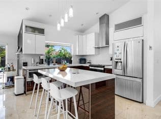 4+1 Müstakil ev — 12231 SW 103rd Ter, Miami, 33186