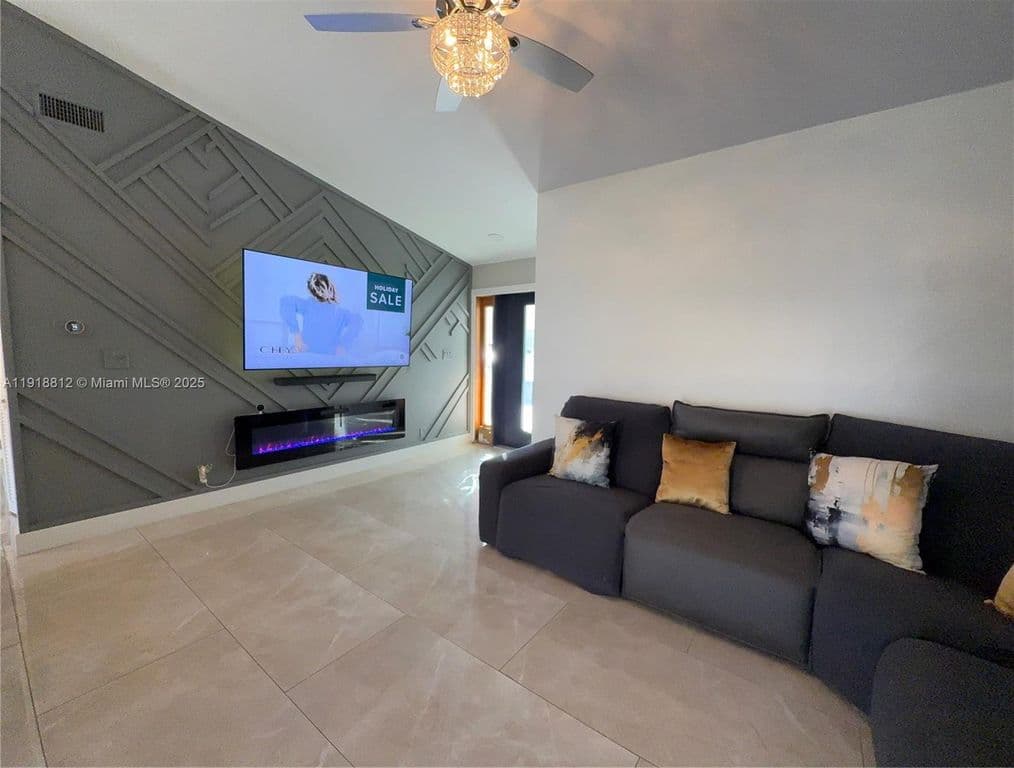3+1 Müstakil ev — 7523 SW 7th Pl