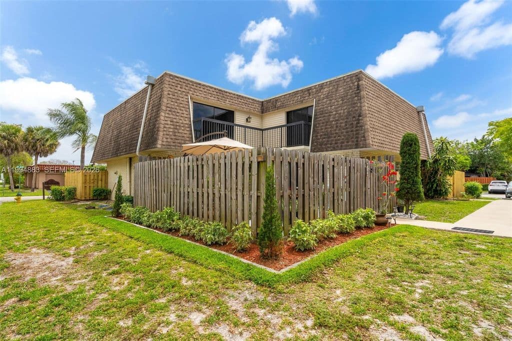 2-bedroom Property — 8106 SW 23rd St #28A