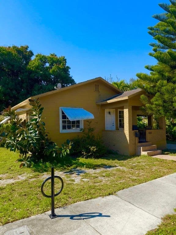 3-bedroom Single-Family Home — 1100 N 24th Ave