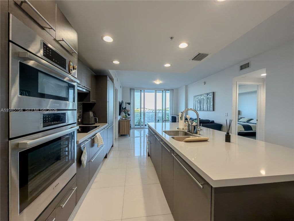 3-bedroom Condo — 7825 NW 107th Ave APT 301