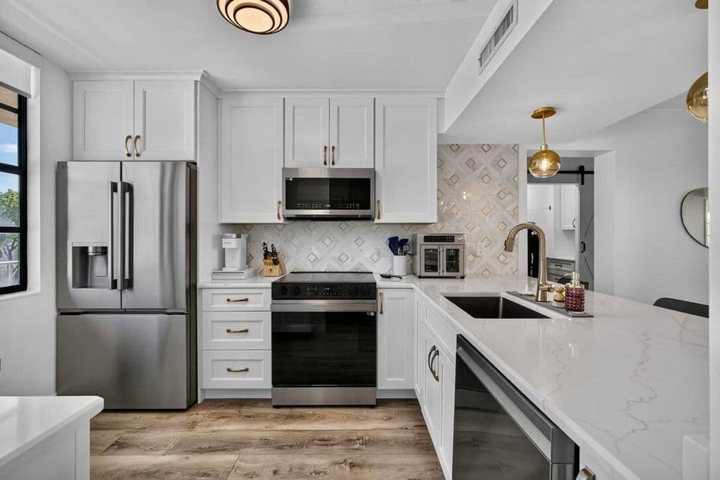 2+1 Condo — 3635 Whitehall Drive #302