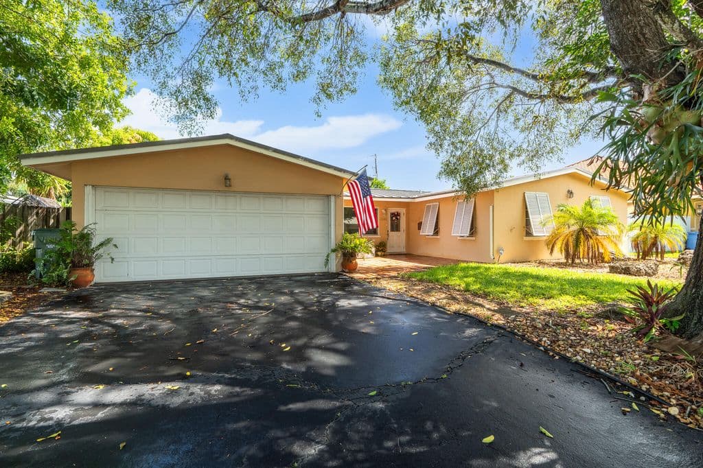 4-bedroom Single-Family Home — 1601 NE 48TH Court