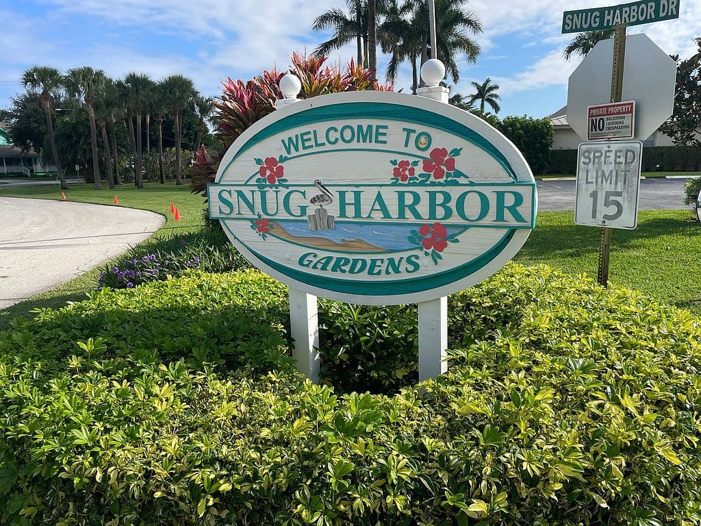 2+1 Condo — 600 Snug Harbor Dr APT A10