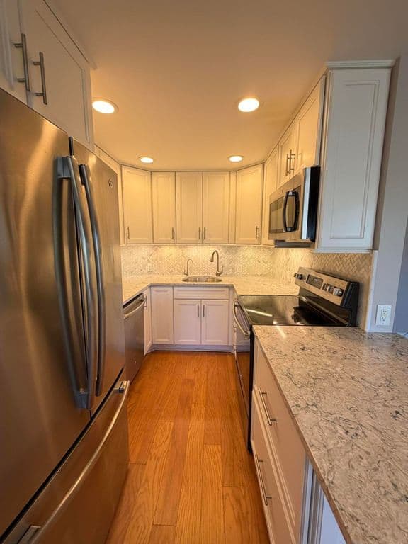 2+1 Condo — 166 Dorset D