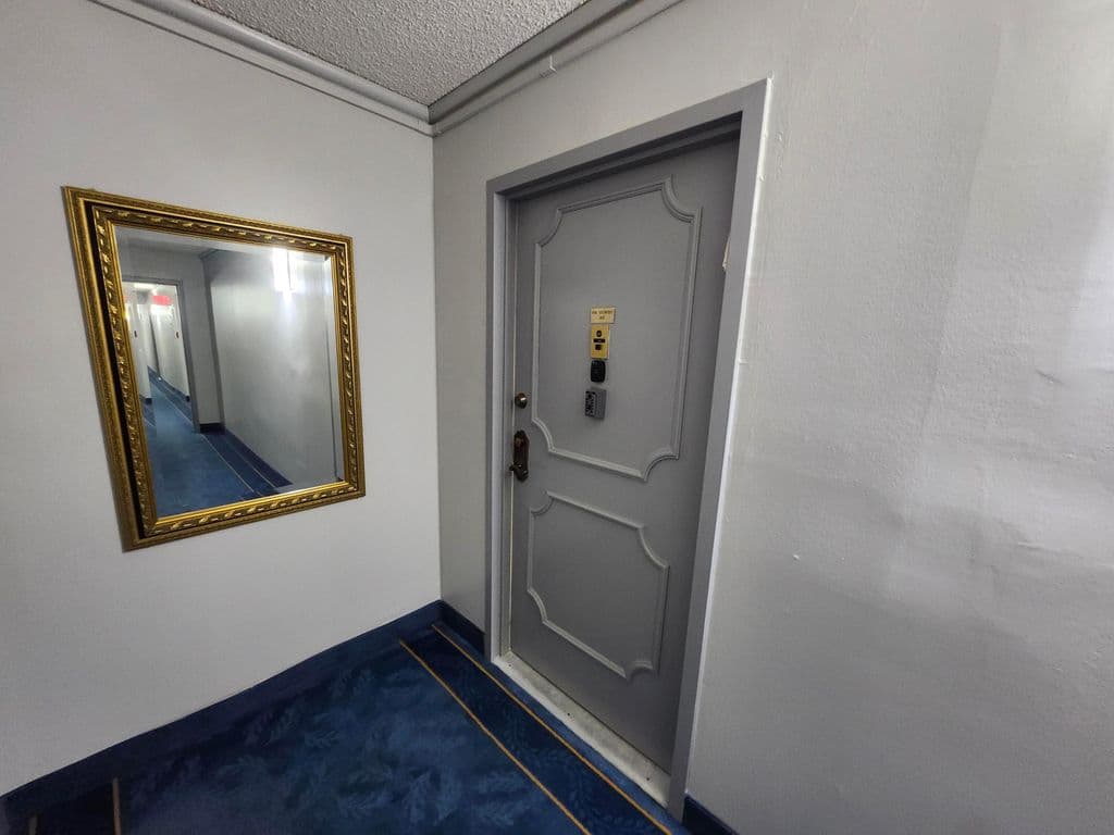 2+1 Condo — 1000 St Charles Place #305