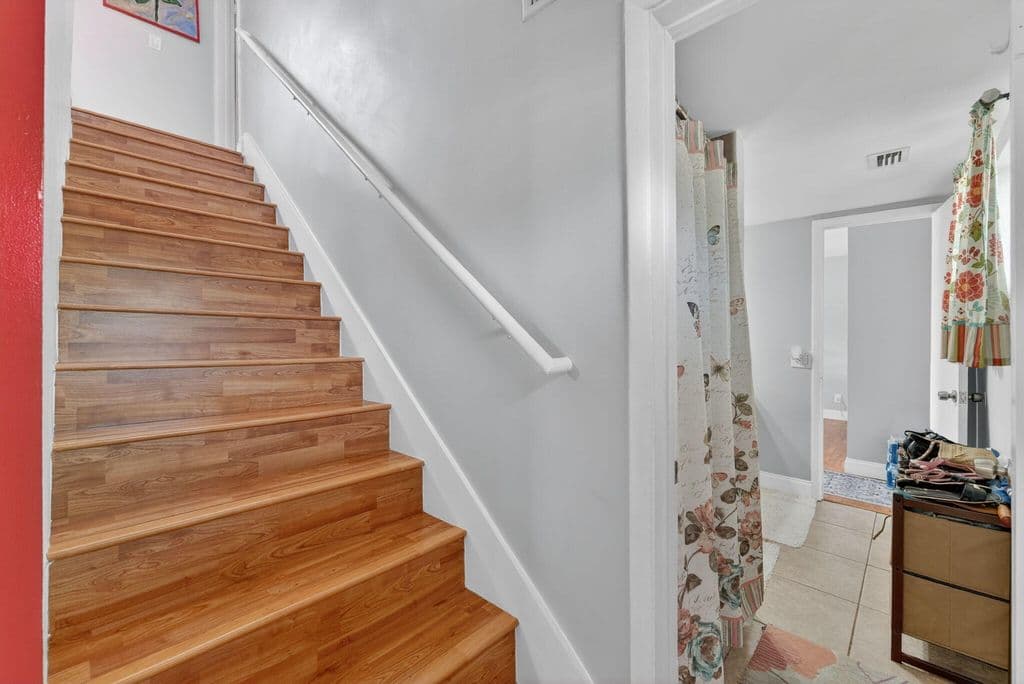 3-bedroom Single-Family Home — 1380 NE 40th Drive
