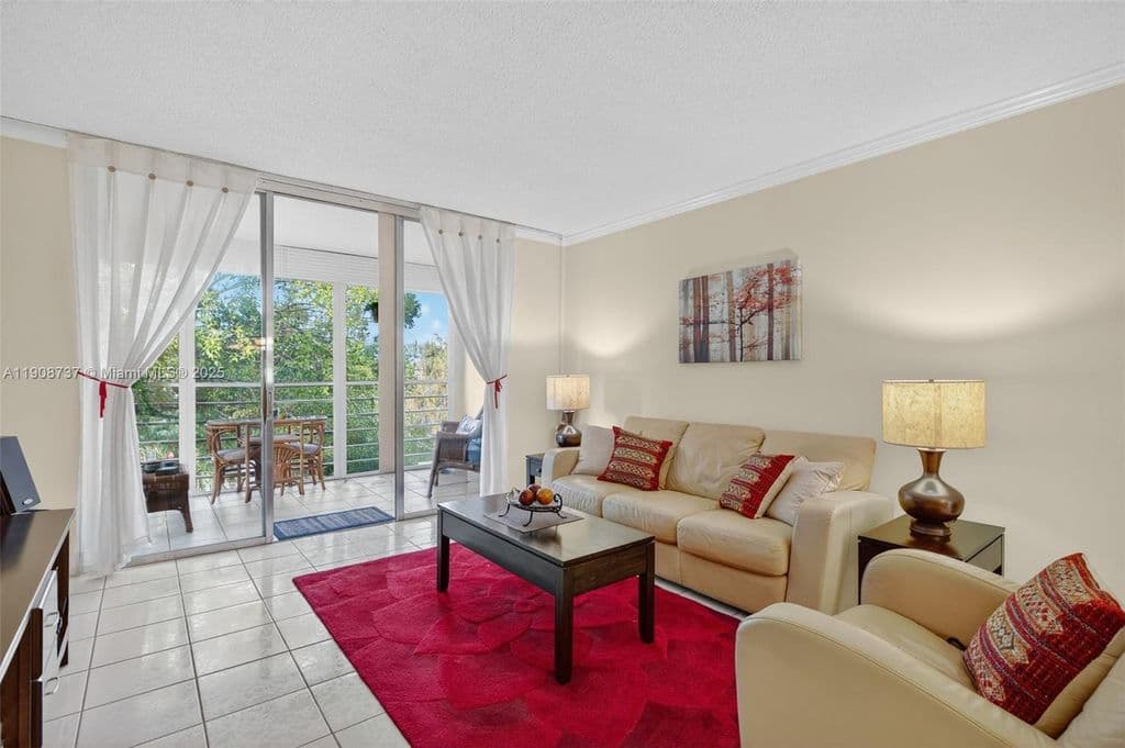 2+1 Mülk — 2901 NW 48th Ave APT 468