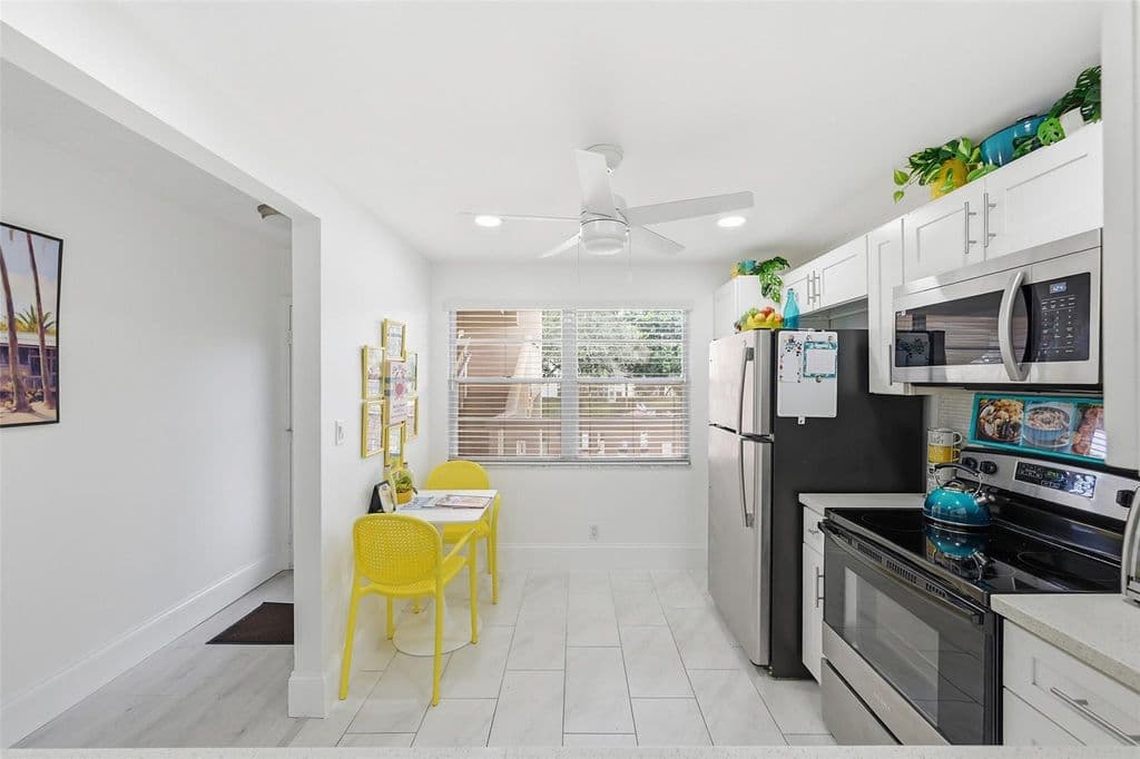2+1 Condo — 3003 Portofino Isle #B2