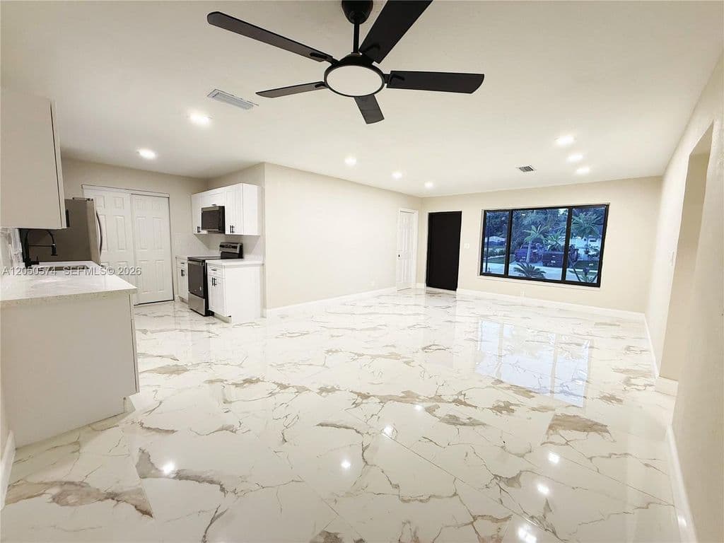 4-bedroom Single-Family Home — 2401 SW 50th Ter