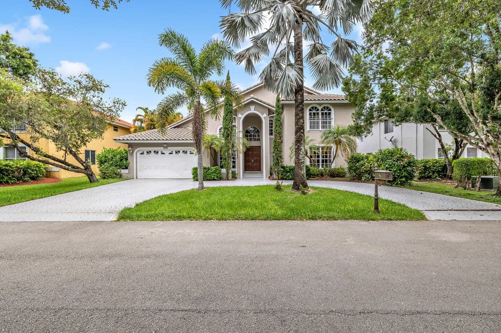 5-bedroom Single-Family Home — 4300 NW 63rd Avenue