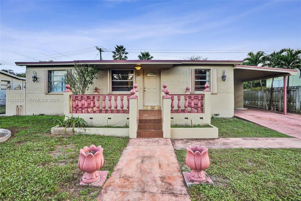 4+1 Müstakil ev — 6404 Evans St