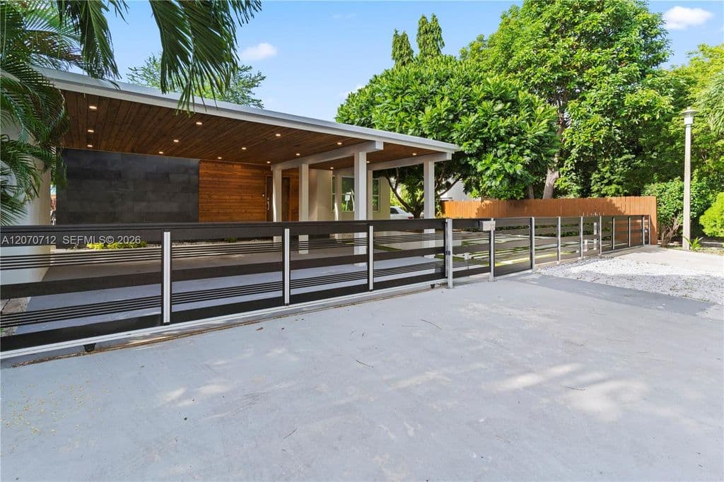3-bedroom Single-Family Home — 221 NE 44th St