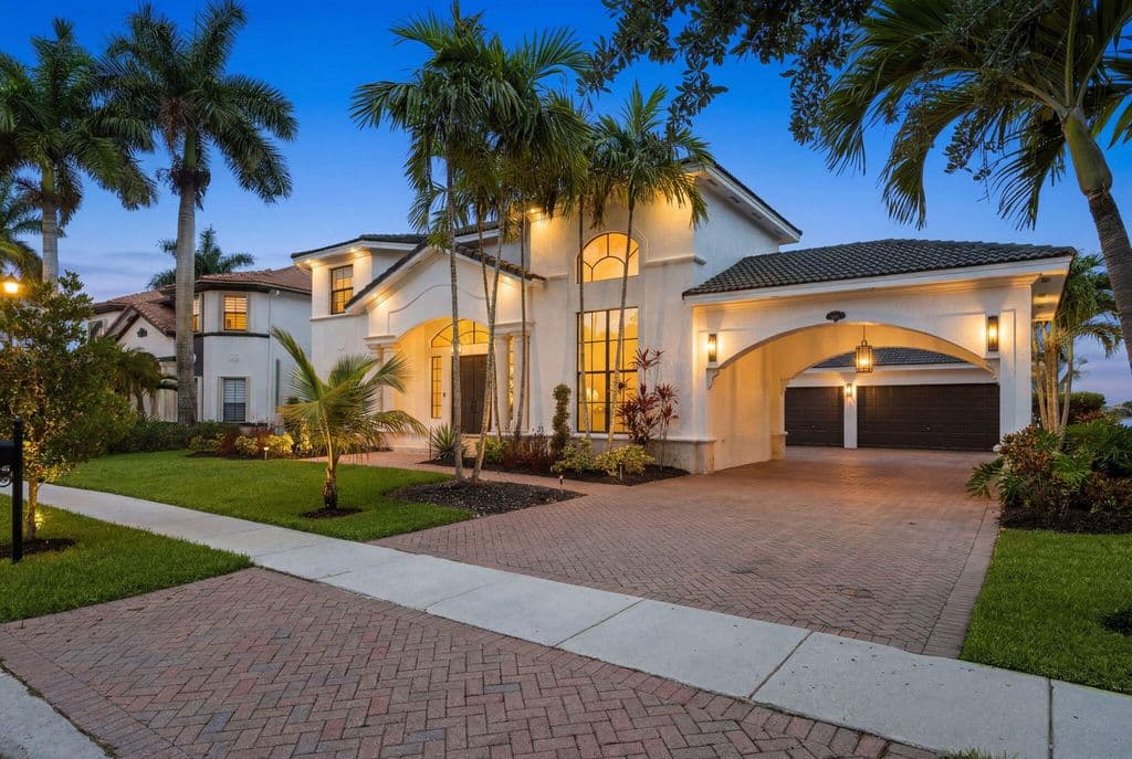 5-bedroom Single-Family Home — 18684 SW 17th Court