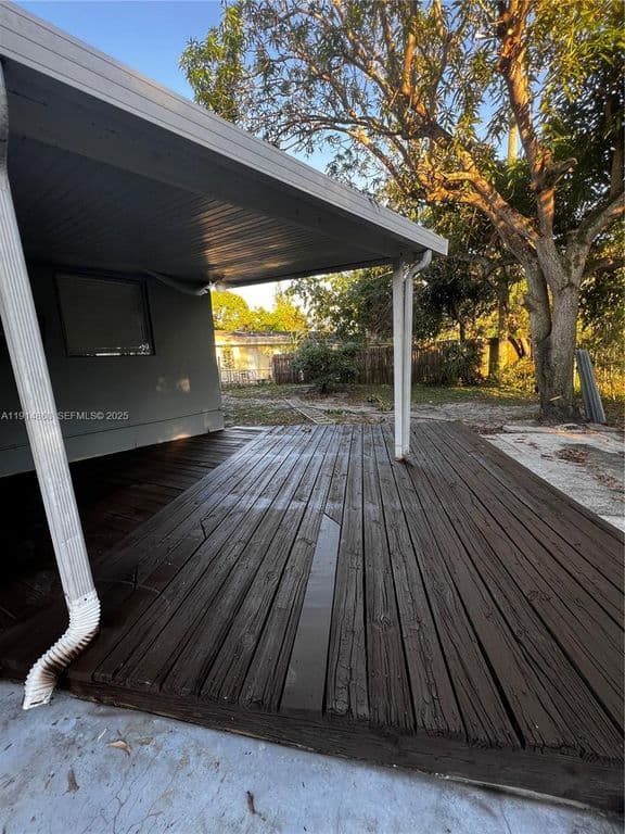 3-bedroom Single-Family Home — 3820 SW 16th St