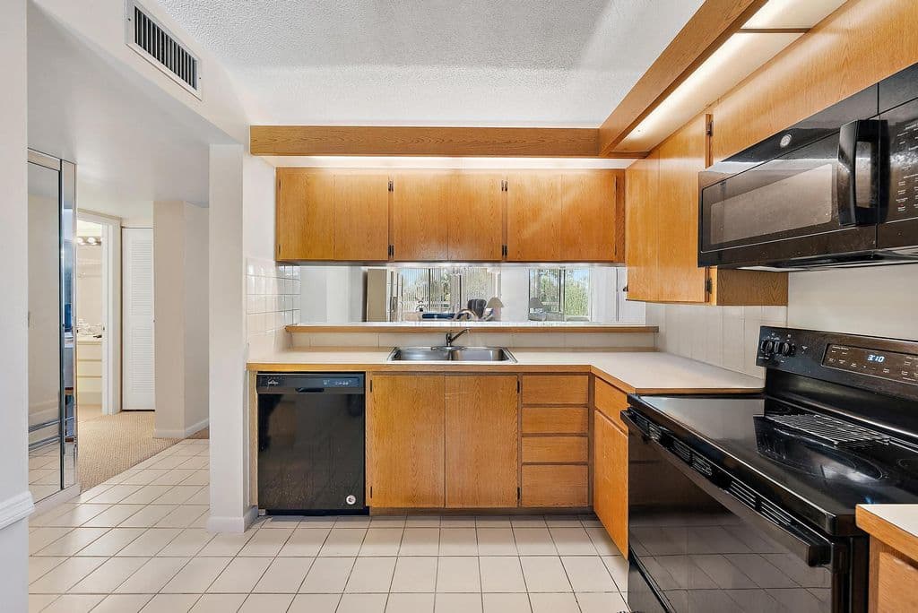 2+1 Condo — 2761 Village Boulevard #303