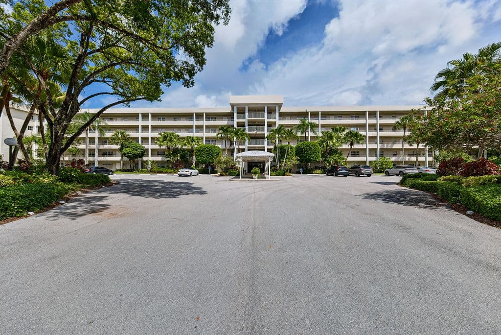 3-bedroom Condo — 804 CYPRESS Boulevard #503