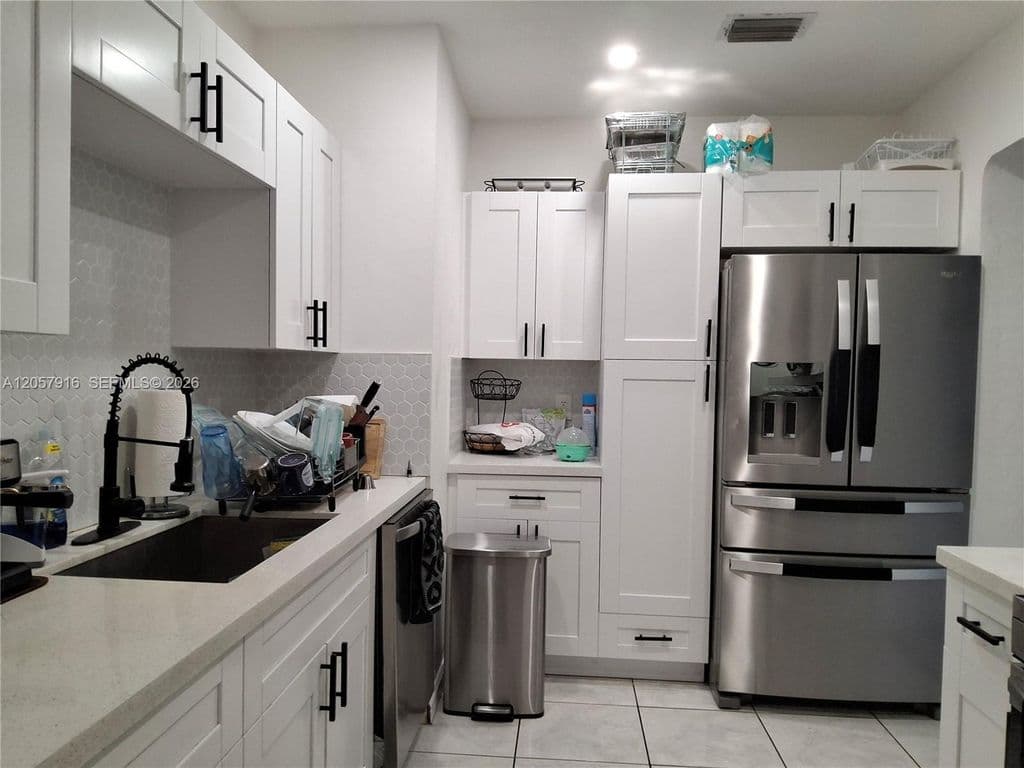 4+1 Müstakil ev — 18045 NW 2nd Pl
