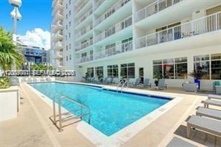1-bedroom Condo — 1200 Brickell Bay Dr APT 3206