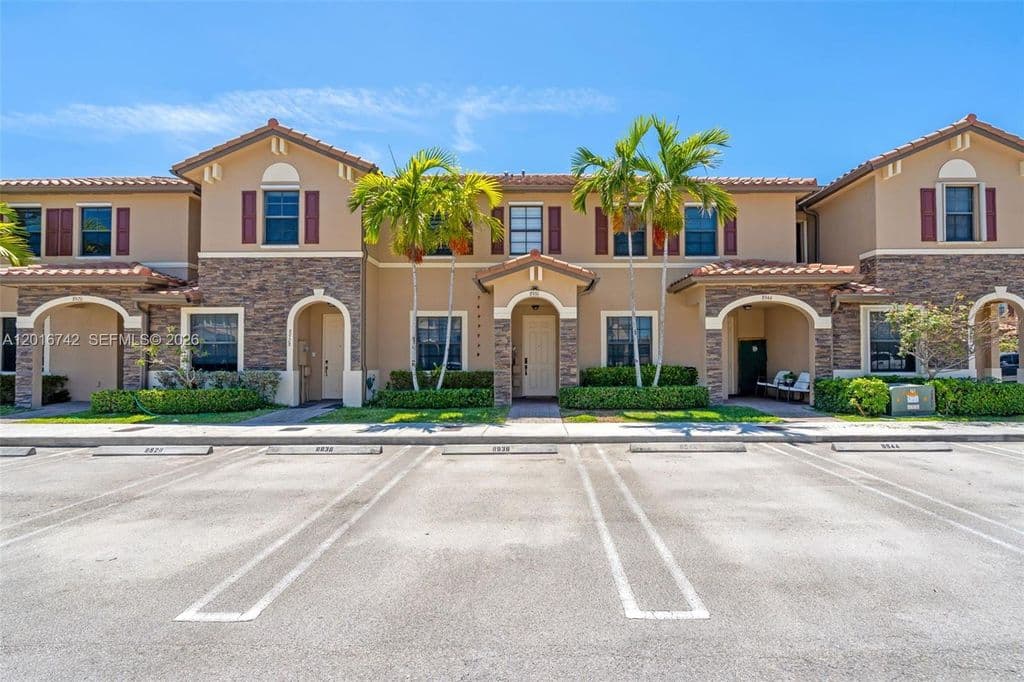 2+1 Mülk — 8936 W 35th Ln