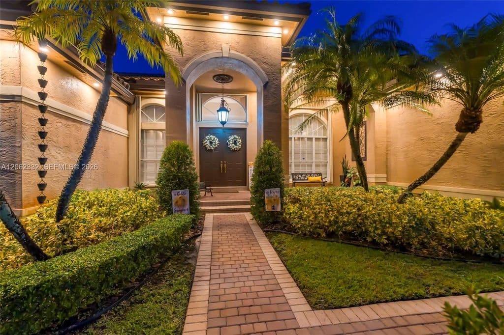 5+1 Müstakil ev — 18800 SW 41st St
