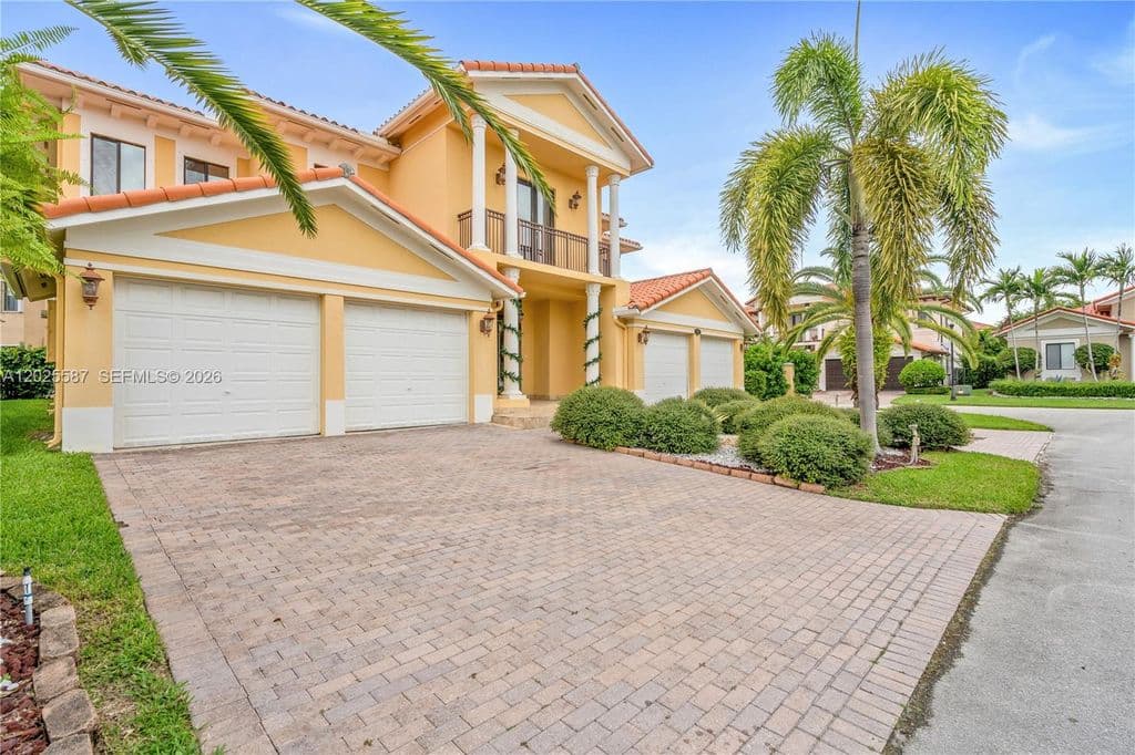 5+1 Müstakil ev — 19508 SW 79th Ct