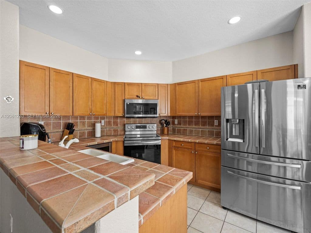 4+1 Müstakil ev — 15541 SW 21st Ter
