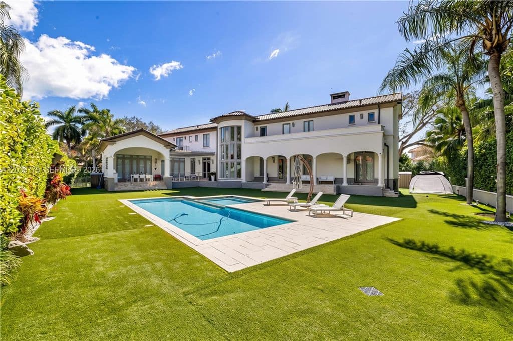 6-bedroom Single-Family Home — 165 Paloma Dr