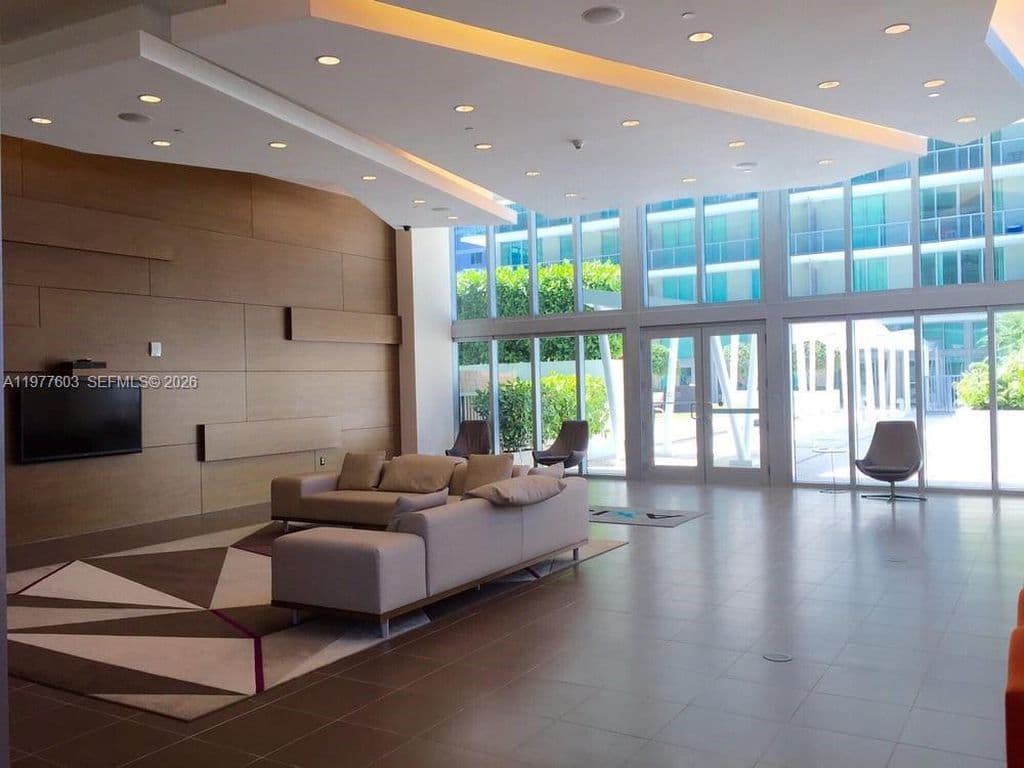 2-bedroom Condo — 1111 SW 1st Ave APT 1823