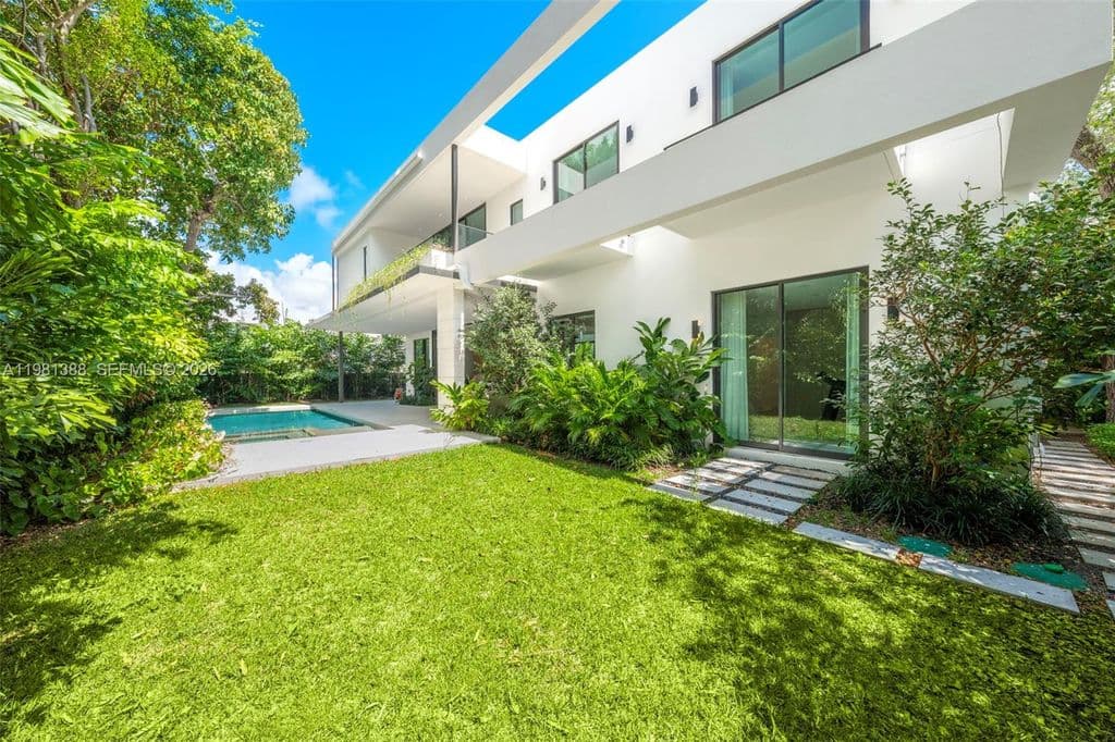 6+1 Müstakil ev — 7700 SW 50th Ct