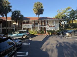 1-bedroom Condo — 2388 Coral Springs Dr, Pompano Beach, 33065